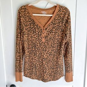 Time and Tru leopard Waffle Henley